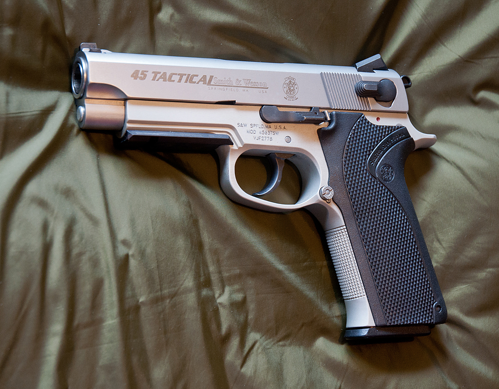 Smith & Wesson 4563TSW.