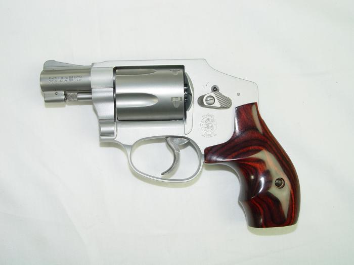 Smith & Wesson 642LS "Lady Smith". 